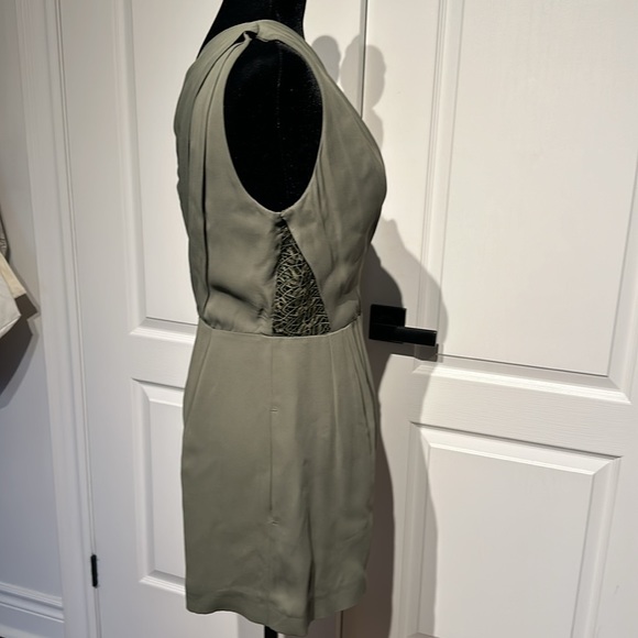 New one shoulder jumper - Picture 2 of 12